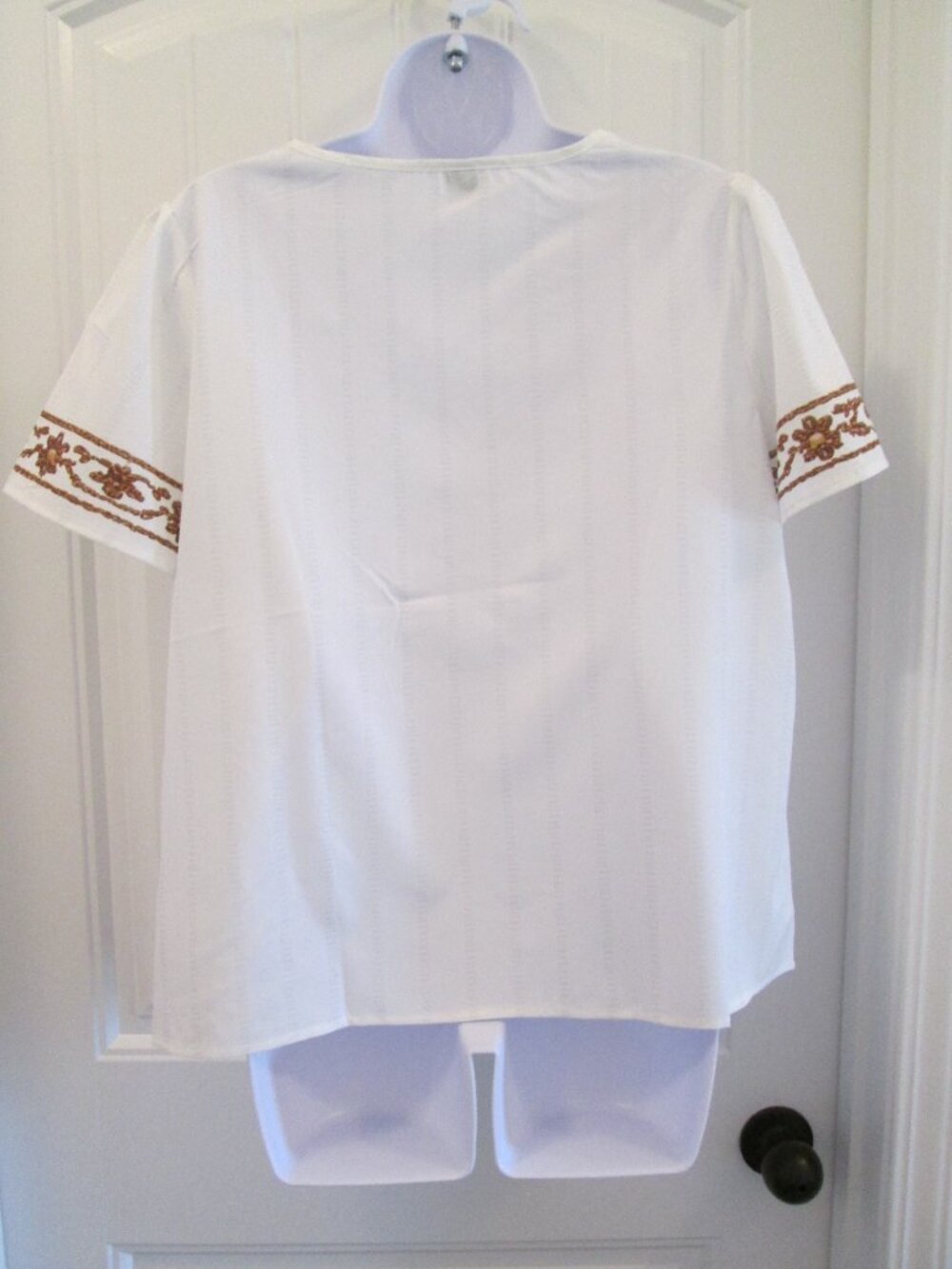 Boho Embroidered Floral Blouse – New With Tags - Picture 10 of 10